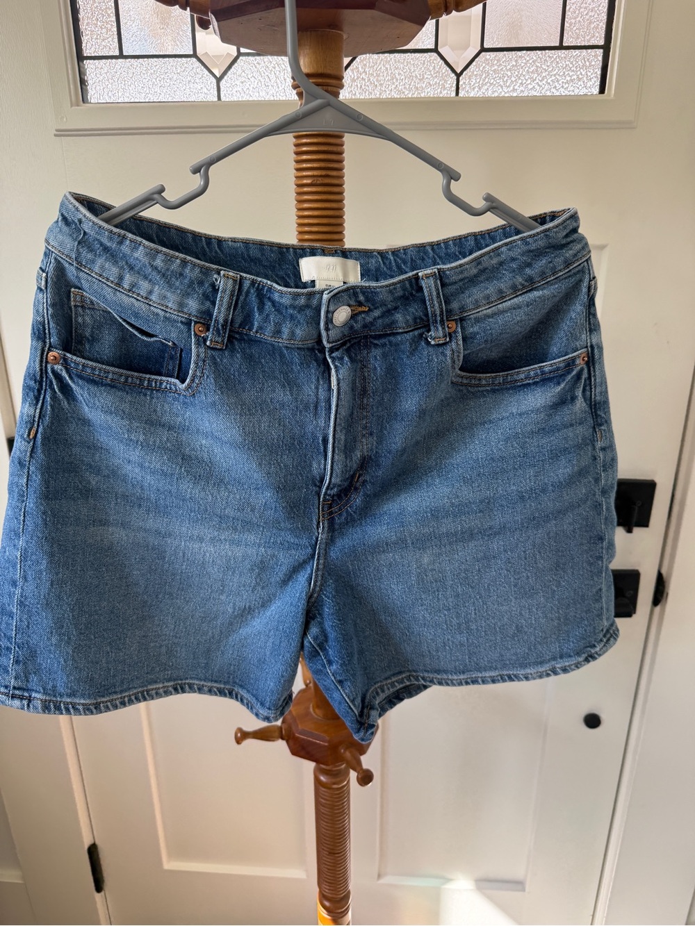 H&M-Women’s 14-Classic Blue Medium Wash Denim Shorts